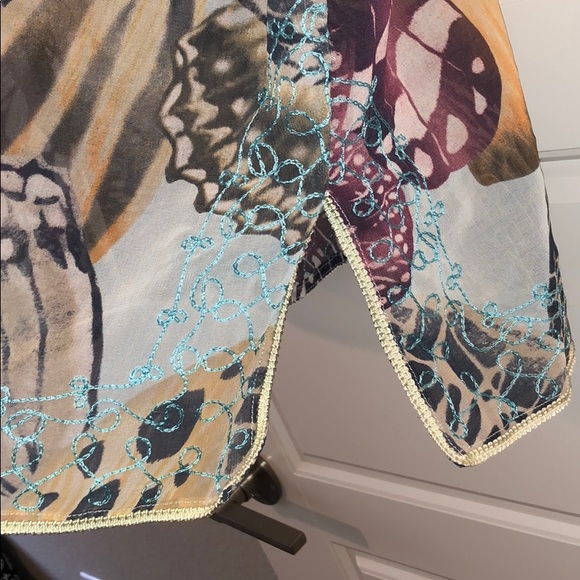 Sheer blouse - Picture 11 of 11